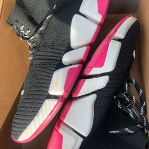 Brand New Balenciagas For Sale - Womens 7.5 .              Willing to negotiate.